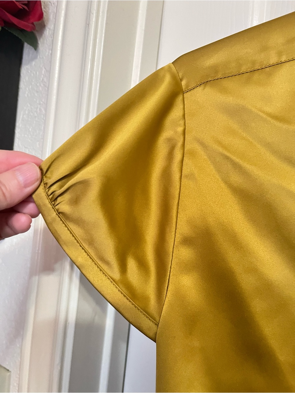 Ann Taylor Satin Wrap Blouse Gold Olive Ruffle Neck Tie Waist Size 16 - Picture 3 of 8